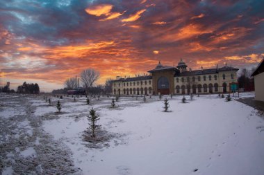 Edirne, Türkiye 'nin Edirne ilinin merkezi kent. Yunanistan ve Bulgaristan sınırında, Marmara Bölgesi 'nin Trakya bölgesinde yer almaktadır..