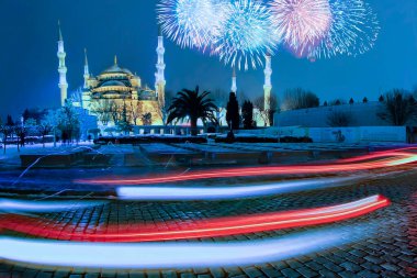İstanbul 'da büyük kutlama havai fişekleri