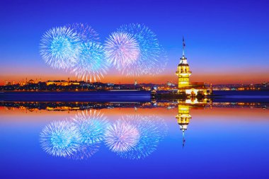 İstanbul 'da büyük kutlama havai fişekleri