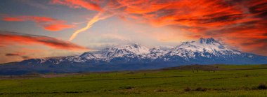 Hasan Dağı, Hasan dağının uzak manzarası.