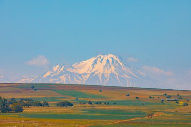 Hasan Dağı, Hasan dağının uzak manzarası.
