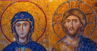 Antik Ayasofya Bazilikası 'nın içi. İstanbul 'un başlıca camii Aya Sofia, yaklaşık 500 yıl boyunca pek çok diğer Osmanlı camisine örnek oldu.