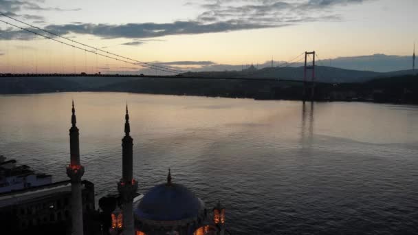 Ortakoy Mecidiye Camii Temmuz Şehitler Köprüsü Boğaz Köprüsü — Stok video