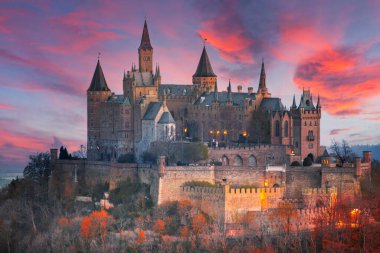 Hohenzollern Kalesi Swabian Alpleri'nde - Baden Wurttemberg, Almanya görünümünü