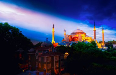 Ayasofya, İstanbul. Bizans mimarisinin dünyaca ünlü anıtı.. 