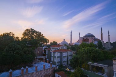 Ayasofya, İstanbul. Bizans mimarisinin dünyaca ünlü anıtı.. 