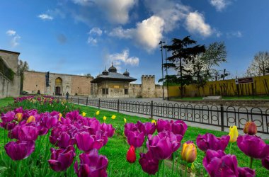 Ayasofya, İstanbul. Bizans mimarisinin dünyaca ünlü anıtı.. 