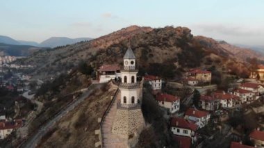 Gynk Saat Kulesi ve Goynuk Şehir Merkezi İHA Videosu, Goynuk Bolu, Türkiye (Türkiye))