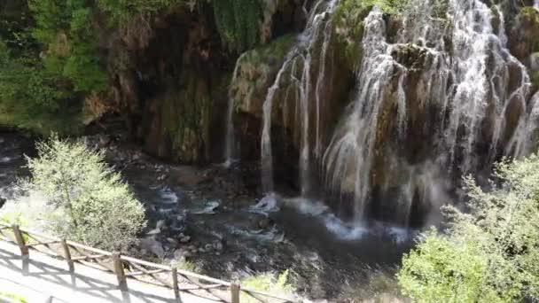 カラデニス州のクァラン滝 ガイヤーン トルコ — ストック動画