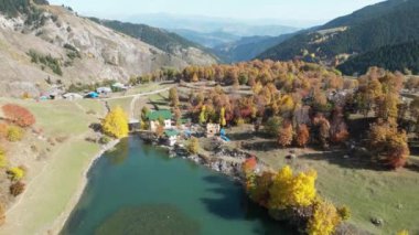 Bazgiret madencilik köyü ve göl