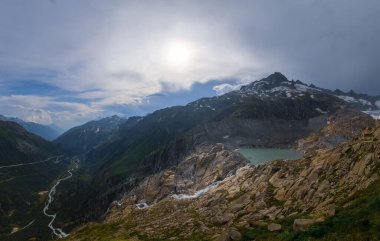 Steingletcher ve Steinsee, İsviçre ve Europa ile birlikte. Sustenpass İsviçre Alplerinde bir dağ geçididir.