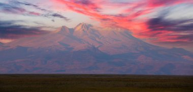 güzel manzara ve sultanmarshes (kuş cenneti) yanındaki erciyes Dağı, kayseri