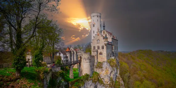 Castelo Romântico Liechtenstein Schwarzwald Alemanha Fotos De Bancos De Imagens Sem Royalties