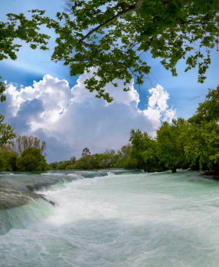 Türkiye 'de Manavgat Şelalesi. Çok popüler bir turizm merkezi..