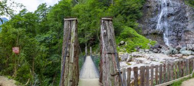 Mencuna Şelalesi Doğu Karadeniz'in en görkemli şelalesi - Sanat Türkiye