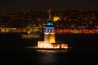 Yeni Bakirenin Kulesi havai fişeklerle kutlanıyor
