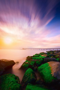 Pembe kayalarda gün doğumu, ( Türkiss; Pembe Kayalar ) Kefken, Kocaeli , Türkiye