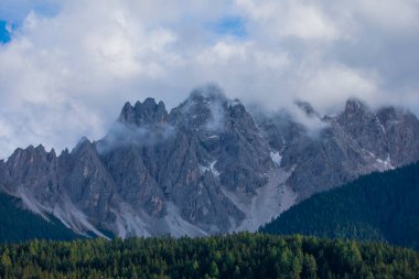 Kuzey İtalya 'da Veneto ve Güney Tyrol arasında yer alan ünlü 