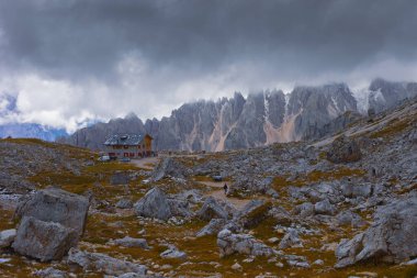 Kuzey İtalya 'da Veneto ve Güney Tyrol arasında yer alan ünlü 
