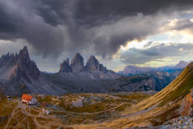 Kuzey İtalya 'da Veneto ve Güney Tyrol arasında yer alan ünlü 