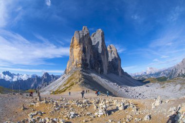 Kuzey İtalya 'da Veneto ve Güney Tyrol arasında yer alan ünlü 