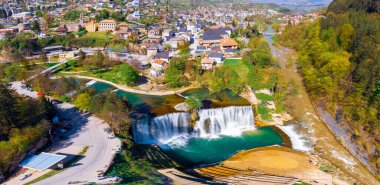 Bosna-Hersek 'in tarihi Jajce kasabası, muhteşem Pliva şelalesiyle ünlü