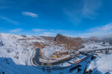 Kars merkezi ve Kars kalesinin panoramik görüntüsü