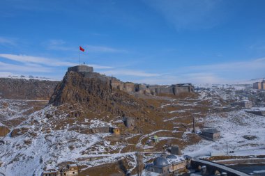 Kars merkezi ve Kars kalesinin panoramik görüntüsü