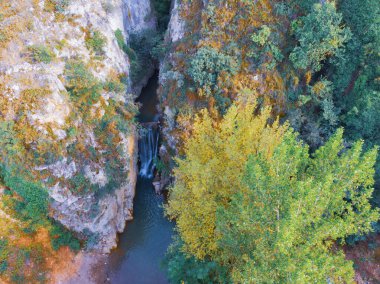 Bursa, Türkiye 'de yer alan Yarhisar Şelalesi önemli bir turizm bölgesi..