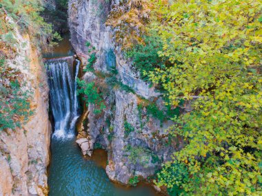 Bursa, Türkiye 'de yer alan Yarhisar Şelalesi önemli bir turizm bölgesi..