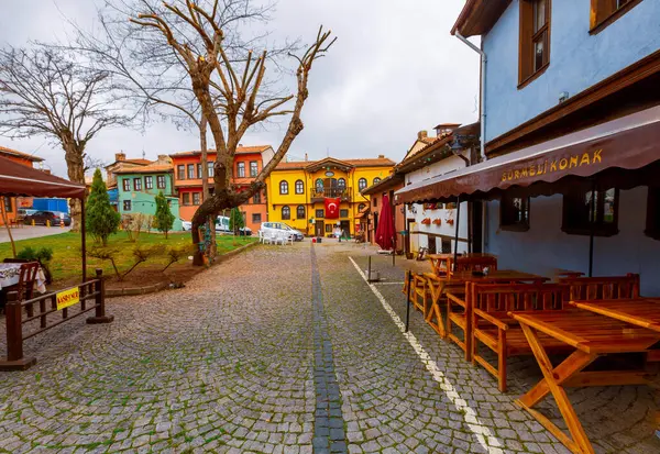 Eskisehir 'deki eski renkli Odunpazari evleri.