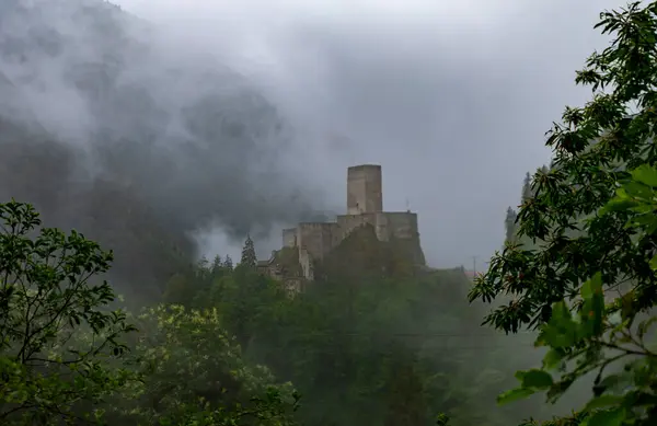 stock image Historical Zilkale (Zil Kale) Castle located in Camlhemsin, Rize and Kackar Mountains in the background