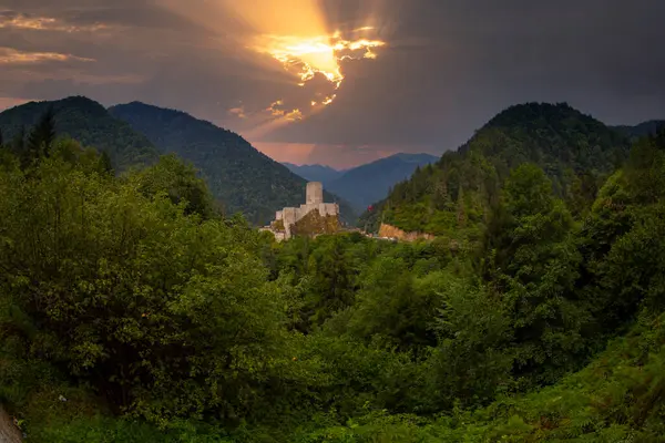 stock image Historical Zilkale (Zil Kale) Castle located in Camlhemsin, Rize and Kackar Mountains in the background