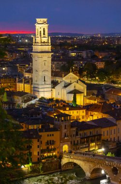 Verona 'nın şehir manzarası, UNESCO Dünya Mirası, Castel San Pietro, Verona, Veneto, İtalya, Avrupa