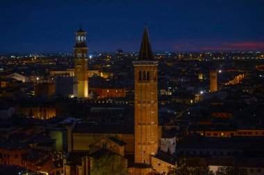 Verona 'nın şehir manzarası, UNESCO Dünya Mirası, Castel San Pietro, Verona, Veneto, İtalya, Avrupa