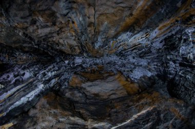 Inalti doğal mağarası halka açık. Inalti Mağara girişi. Ayancik - Sinop - Türkiye