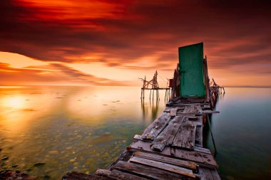 Ucmakdere, Türkiye 'nin Marmara Denizi' nin kuzey kıyısında Tekirda ilinin bir ilçesidir..