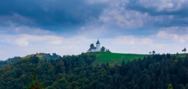 Jamnik St. Primoz kilise sabah, Slovenya