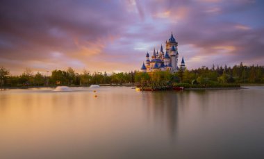 Eskisehir 'deki Sazova Parkı' ndaki Peri Masalı Şatosu (Bilim Sanatı ve Kültür Parkı).