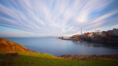 Rumeli Feneri, halen kullanılmakta olan tarihi bir deniz feneri, İstanbul 'daki Karadeniz girişinin Avrupa tarafında yer almaktadır.