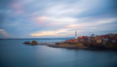 Rumeli Feneri, halen kullanılmakta olan tarihi bir deniz feneri, İstanbul 'daki Karadeniz girişinin Avrupa tarafında yer almaktadır.