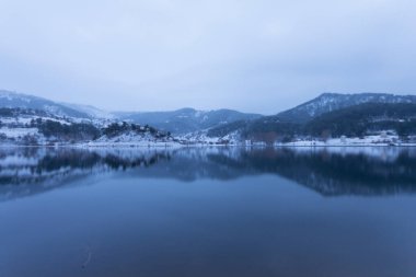 Cubuklu Gölü, Bolu 'nun Gynk bölgesinde bir heyelan tarafından oluşturulan turistik göl..