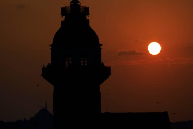 Bakire Kulesi, Salacak açıklarında Marmara Denizi 'ne yakın Boğaz' ın bir kısmında inşa edilmiş küçük bir adadır..