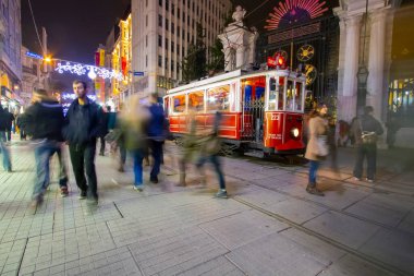 İstanbul 'da Tünel' i Taksim Meydanı 'na bağlayan 50' li yıllara dayanan tarihi tramvay hattı T2 'nin görüntüsü