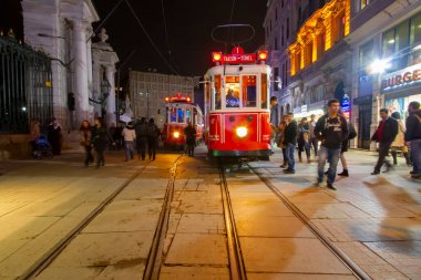 İstanbul 'da Tünel' i Taksim Meydanı 'na bağlayan 50' li yıllara dayanan tarihi tramvay hattı T2 'nin görüntüsü