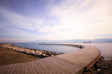 Seka Parkı, Türkiye 'nin İzmit şehir merkezindeki bir kıyı bölgesinde yer alan en büyük sanayi dönüşüm projelerinden biri..