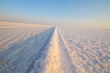 Salt Lake, Ankara, Konya ve Aksaray illerinin kesiştiği Türkiye 'nin Orta Anadolu Bölgesi' nde yer alan bir tuz gölüdür. Türkiye 'nin tuz ihtiyacının% 40' ı bu gölden sağlanıyor.
