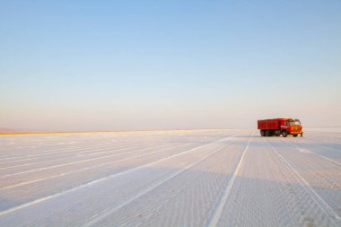 Salt Lake, Ankara, Konya ve Aksaray illerinin kesiştiği Türkiye 'nin Orta Anadolu Bölgesi' nde yer alan bir tuz gölüdür. Türkiye 'nin tuz ihtiyacının% 40' ı bu gölden sağlanıyor.