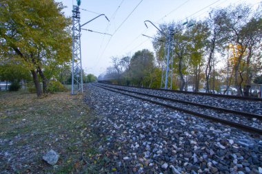 Yoğun trafikte alınan hafif trafik ışıkları izleri