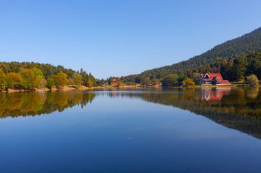 Bolu şehir merkezinin 13 kilometre güneyinde yapay olarak oluşturulmuş bir baraj gölüdür..